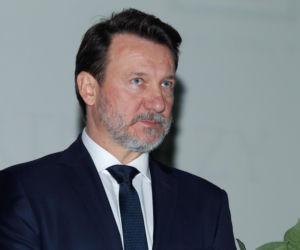 Robert Więckiewicz zaczynał w technikum budowlanym. Tak wyglądała jego niezwykła metamorfoza