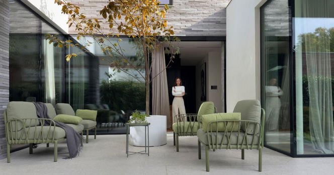 Forrest House to współczesna willa miejska autorstwa JABRAARCHITECTS, zaprojektowana na styku architektury i krajobrazu