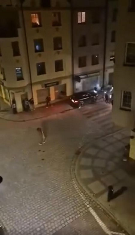 Głogów. Kierowca czarnego auta wjechał w tłum ludzi na chodniku. Policja zna właściciela samochodu [ZDJĘCIA].