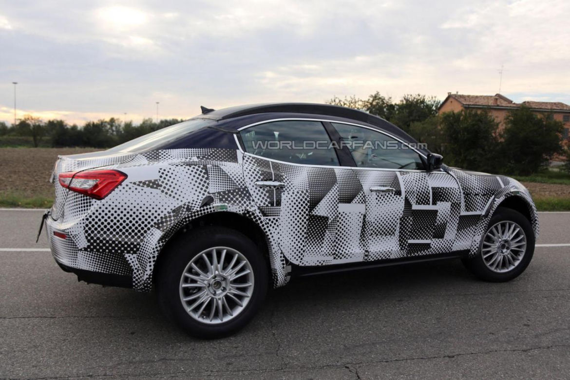 Maserati Levante - zdjęcia szpiegowskie