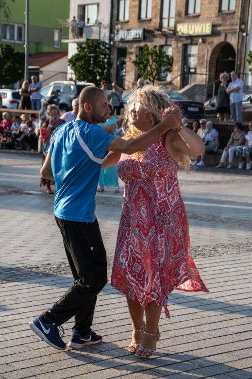 Starachowice i Międzypokoleniowa Potańcówka – Hit sezonu, który pokochali wszyscy