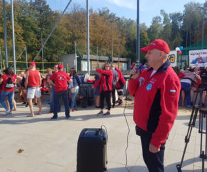 „Kąpiący się zimą Olsztyn” zainaugurowali sezon zimowych kąpieli