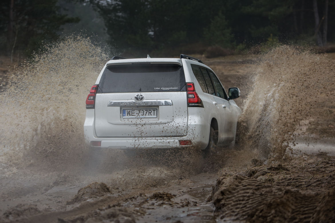 Toyota Land Ctruiser 2.8 D-4D 177 KM 6 A/T Invincible