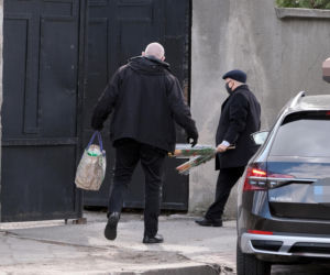 Tak Jarosław Kaczyński świętował niedzielę palmową w pandemii. Zaskakujące, ile wiązanek miał w rękach