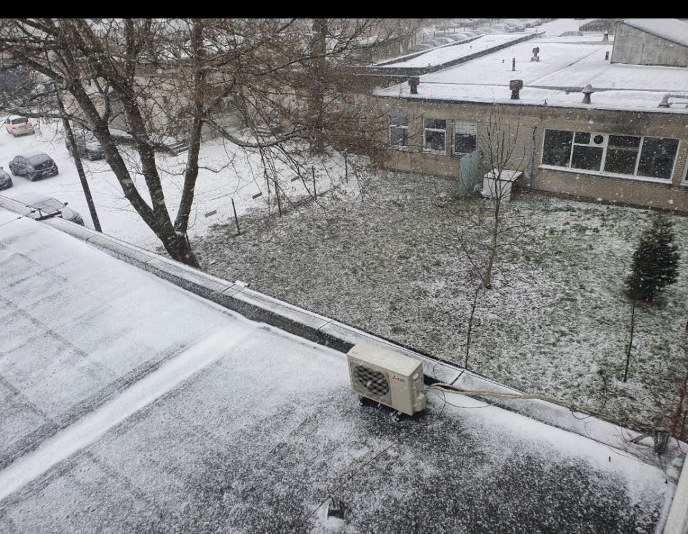 Śnieżyca i wichury atakują Toruń. Wymowne zdjęcia