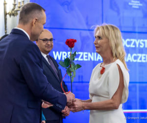 Marta Nawrocka w czerwieni