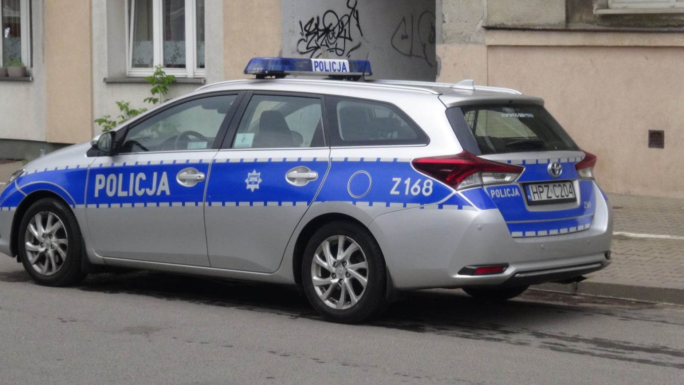 Pościg za kierowcą na Pradze, w ruch poszedł gaz. Policjant w karetce. Co tam się stało?!