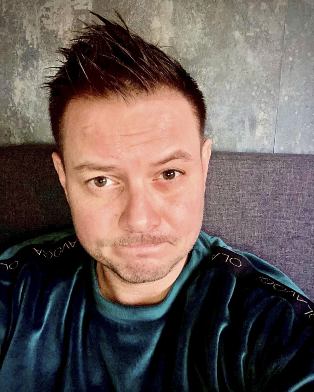 Tak dziś wygląda Bartek Wrona