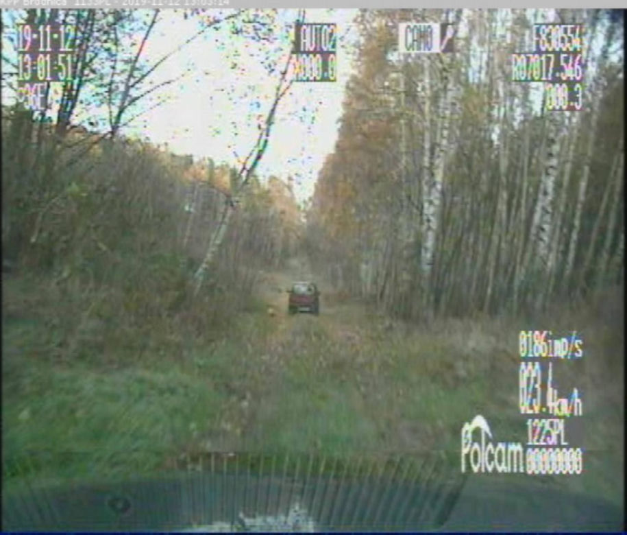 Uciekał przed policją z dzieckiem i ciężarną żoną