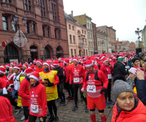 Piękny Festiwal Biegów Świętych Mikołajów Fabryki Cukierniczej Kopernik