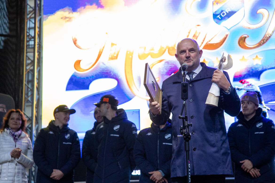 Mistrzowska feta Apatora na Rynku Staromiejskim w Toruniu