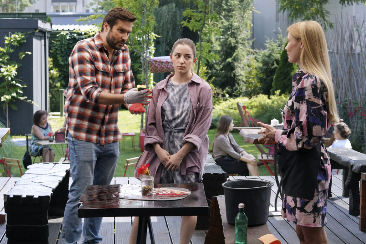 Barwy szczęścia, odc. 2558: Dominika (Karolina Chapko), Damian (Michał Lesień-Głowacki), Luiza (Julia Zielińska)