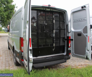 Nowe radiowozy wrocławskich policjantów