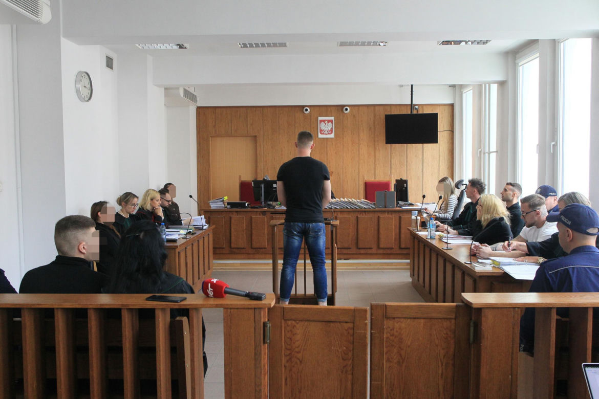 „Siedział ogłuszony w samochodzie”. Kolejna rozprawa ws. tragicznego wypadku na Trasie Łazienkowskiej w Warszawie