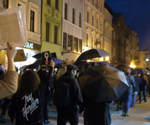 Czarny spacer ulicami Torunia 
