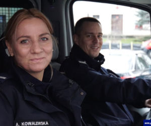 Olsztyńscy policjanci: st. sierż. Adrianna Kowalewska i sierż. szt. Arkadiusz Wernerowski