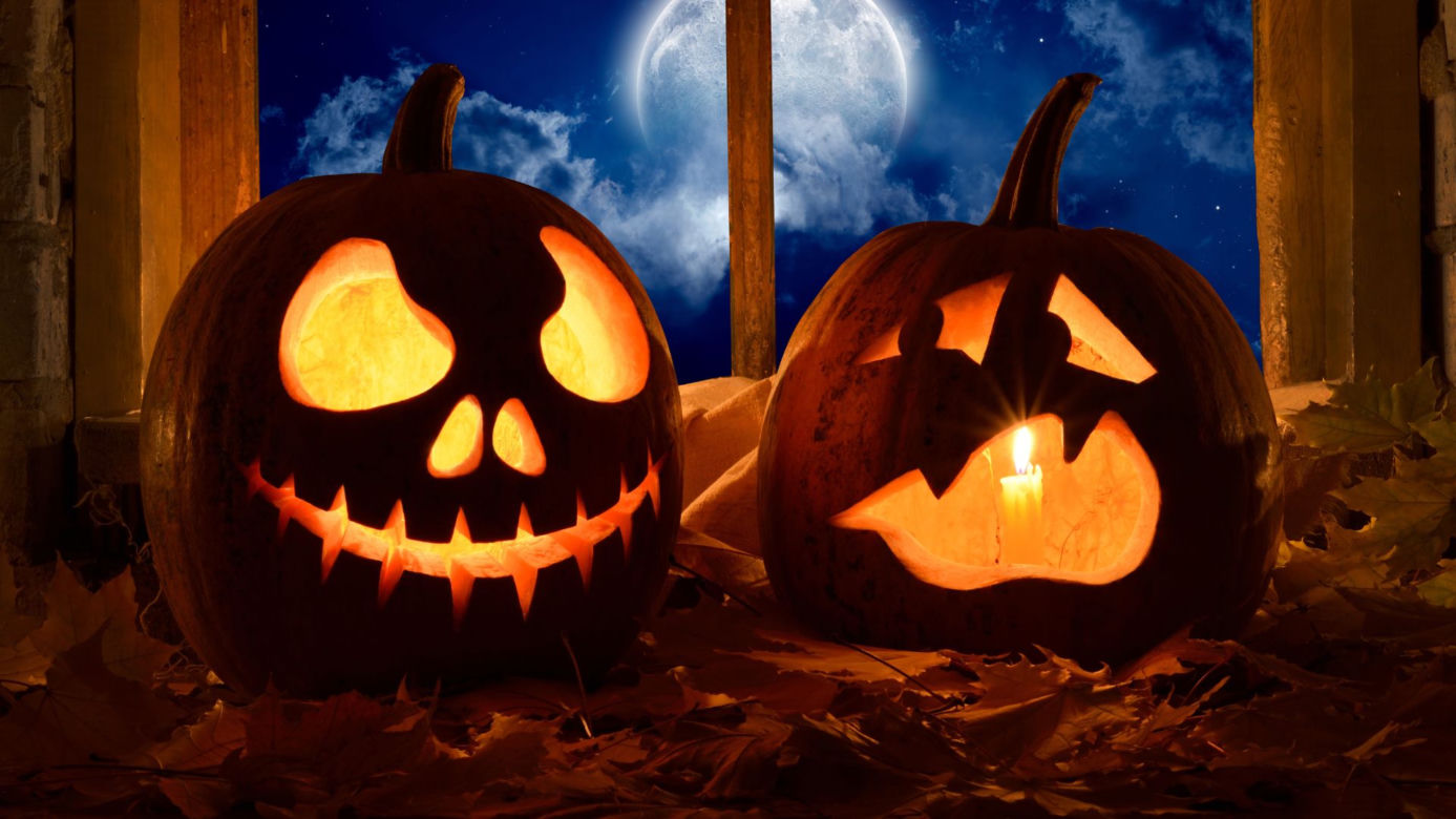 Dynia na Halloween. Jak zrobić krok po kroku? Straszne i śmieszne wzory [GALERIA]