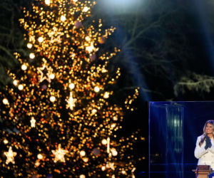 Melania Trump zapaliła choinkę przed Białym Domem! Podoba Ci się?