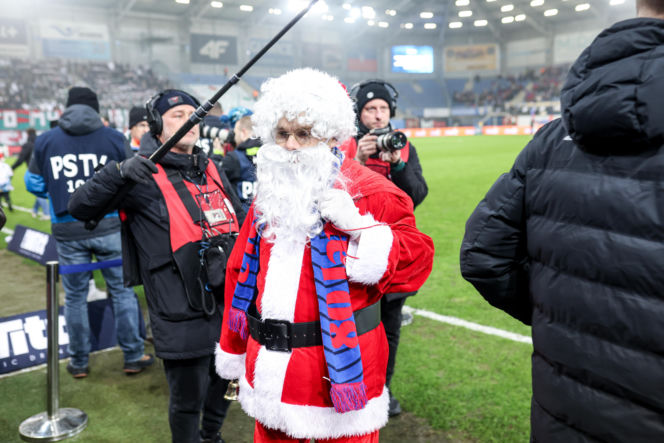 Mecz Piast Gliwice - Legia Warszawa. Kibice na stadionie