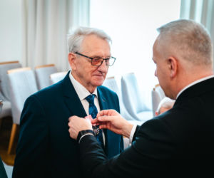 Złoty Gody par małżeńskich w Siedlcach - wręczenie pamiątkowych medali