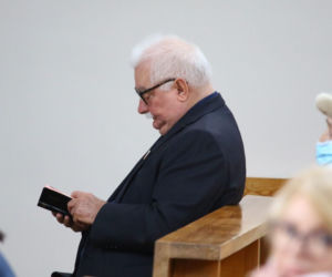 Lech Wałęsa na mszy świętej