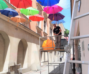 Kolorowe parasole letnią wizytówką Tarnowa