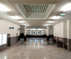 Socrealistyczny Dworzec Podmiejski w Gdyni już wyremontowany. W środku mozaika