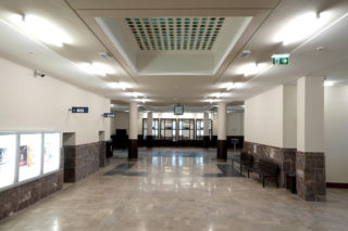 Socrealistyczny Dworzec Podmiejski w Gdyni już wyremontowany. W środku mozaika i mnóstwo detali