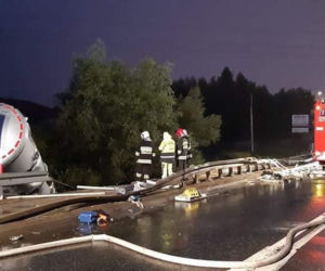 Wypadek ciężarówki rażonej piorunem w Boguchwale