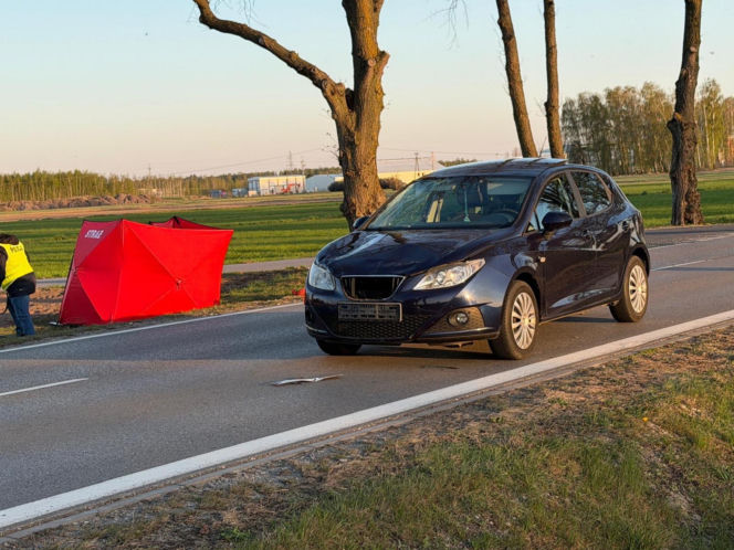 Dwa śmiertelne wypadki na drogach Mazowsza. Rowerzysta i motocyklista zginęli po potrąceniu