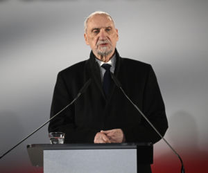 Rocznica katastrofy smoleńskiej. Tłumy ruszyły w Marszu Pamięci