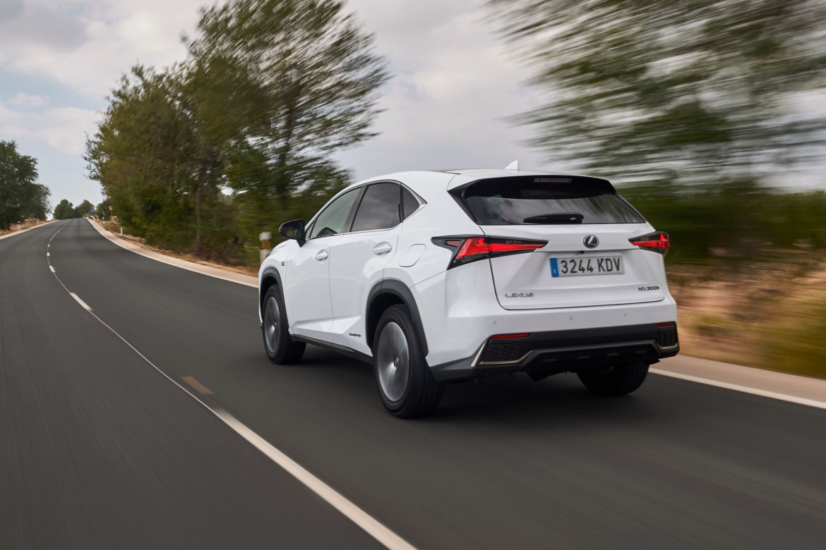 Lexus NX 300h F SPORT