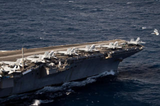 Gigantyczny koszt i polityczna presja. Marynarka Wojenna USA dokonuje przeglądu lotniskowców typu Ford
