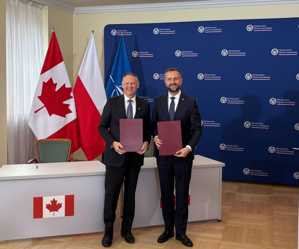 David J. McGuinty i Władysław Kosiniak-Kamysz z dokumentami. O współpracy obronnej przeczytasz na SE Portal Obronny.