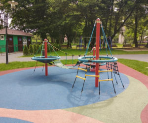 Plac zabaw w Parku Strzeleckim w Tarnowie