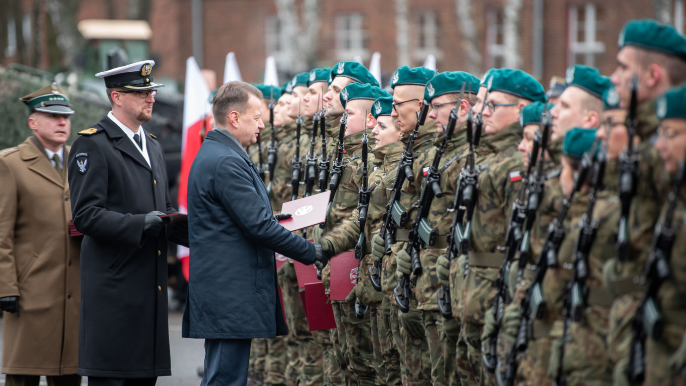 Olsztyn. Ponad 400 żołnierzy złożyło przysięgę. W uroczystości wziął udział szef MON [ZDJĘCIA]