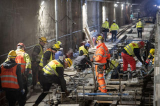 Budowa trzech nowych stacji metra linii M2 (marzec 2026)