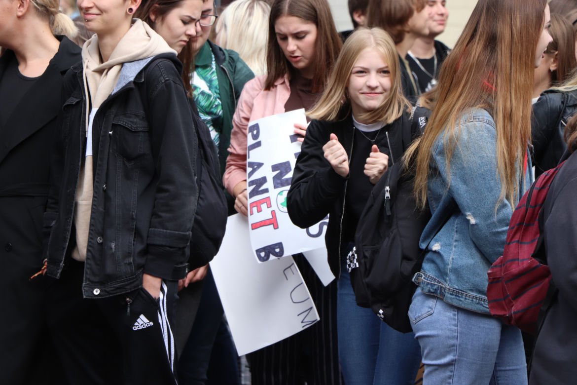 Młodzieżowy Strajk Klimatyczny w Toruniu. Protestowali przeciwko rządowi i korporacjom