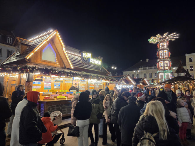 Miasto rozbłysło świąteczną magią! Tłumy na wielkim otwarciu Bydgoskiego Jarmarku Świątecznego
