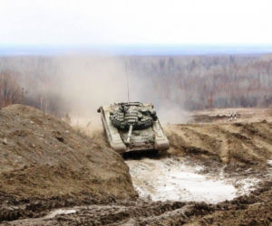 Rosja reanimuje zimnowojenny złom. Modernizacja czołgów T-72A jako desperacka próba łatania strat