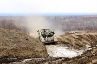 Rosja reanimuje zimnowojenny złom. Modernizacja czołgów T-72A jako desperacka próba łatania strat