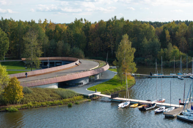 Przystań żeglarska w Tychach nad jeziorem Paprocany