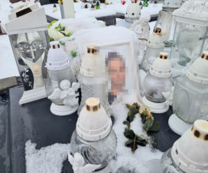Grób Natalki tonie w zniczach. Miała zaledwie 17 lat, kiedy zamordował ją brat [ZDJĘCIA]