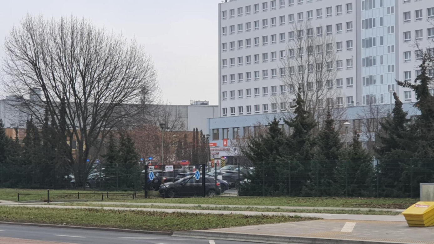 Akcja służb w Narodowym Instytucie Onkologii w Warszawie. Mamy zdjęcia