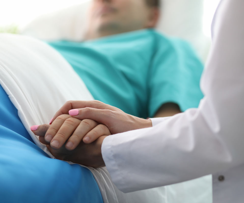 Sen o śmierci mamy wywołuje przerażenie. Sennik wskazuje na życiową rewolucję