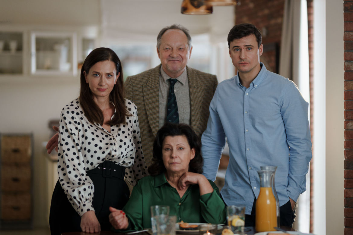 Przyjaciółki 19 sezon. Zuza (Anita Sokołowska), Hubert (Tomasz Dedek), Stefa (Dorota Kolak), Błażej (Mateusz Damięcki)