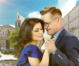 M jak miłość nowa czołówka po wakacjach 2018. Kinga (Katarzyna Cichopek), Piotrek (Marcin Mroczek)