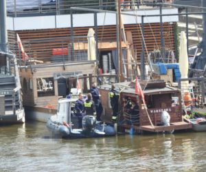 Akcja służb w centrum Warszawy. W Wiśle dryfowało ciało