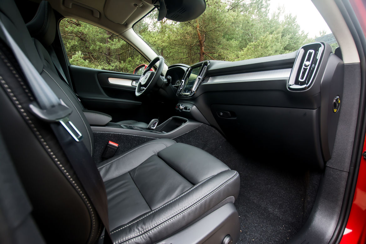 Volvo XC40 D4 AWD AT8 Momentum