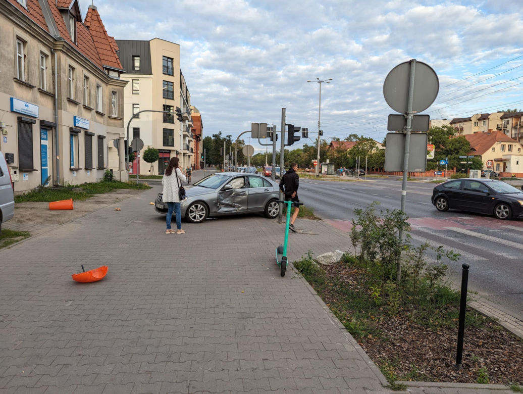 Poranny wypadek w Toruniu. Kierująca ukarana wysokim mandatem